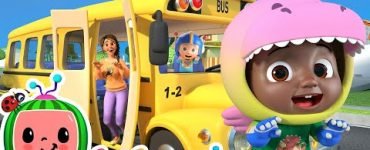 Wheel on the bus Halloween song - Cocomelon Nursery Rhymes