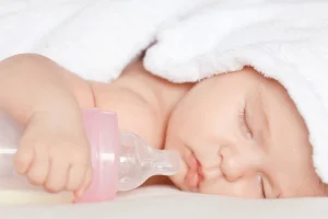 How long does it take for a baby to get full while breastfeeding