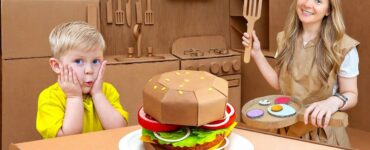 Oliver Inside the CARDBOARD House Challenge 1 Oliver Inside the CARDBOARD House Challenge